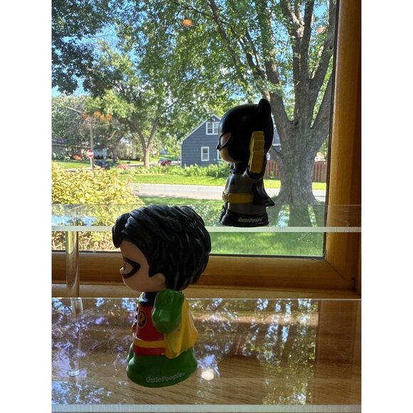 Fisher Price Little People DC Super Friends Batman & Robin Figures - Picture 4 of 5